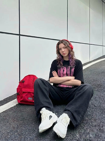DAXUEN Loose-fitting crew neck t-shirt with graphic — model photo