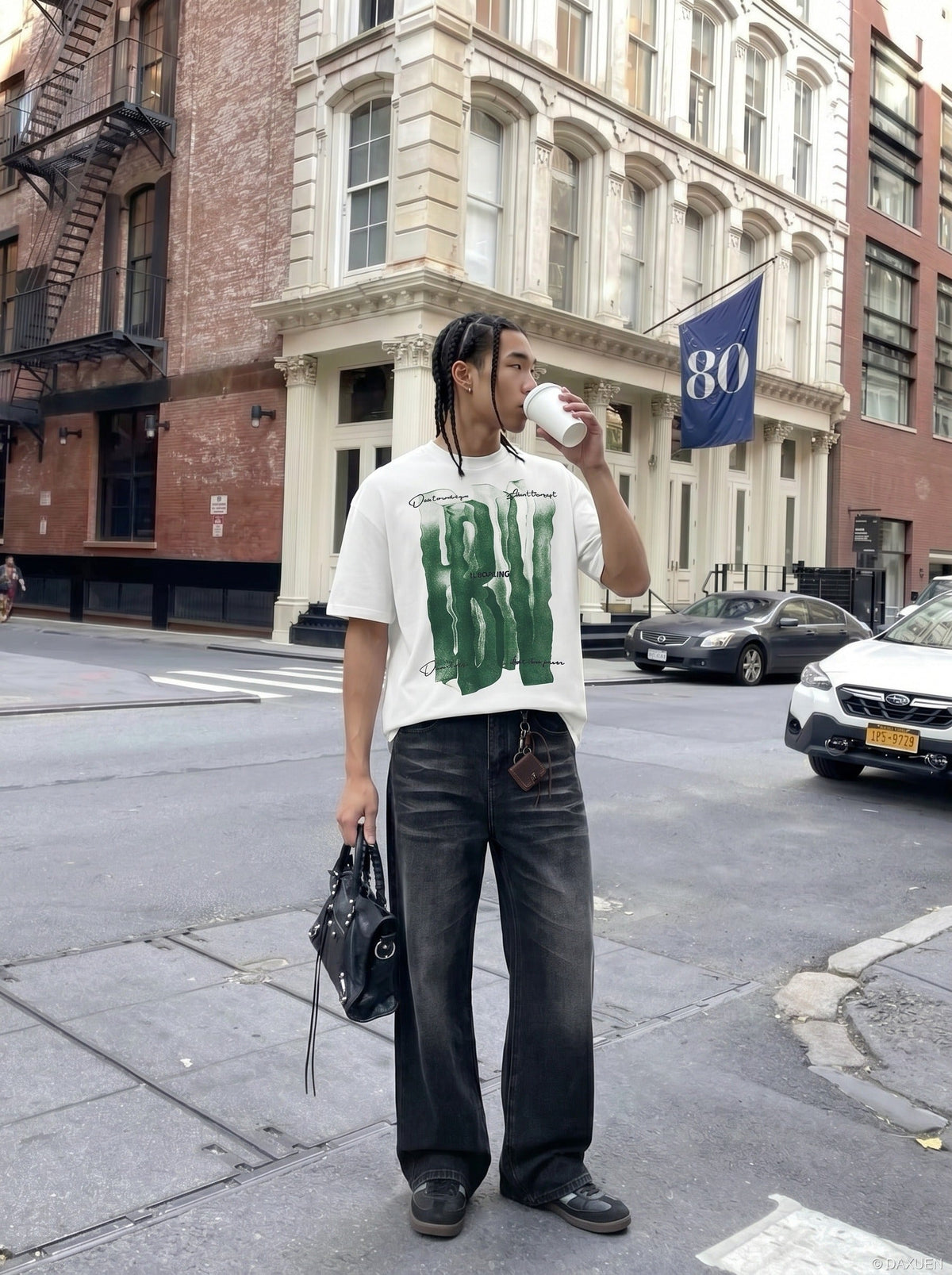 DAXUEN Loose-fitting crew neck t-shirt with graphic — model photo