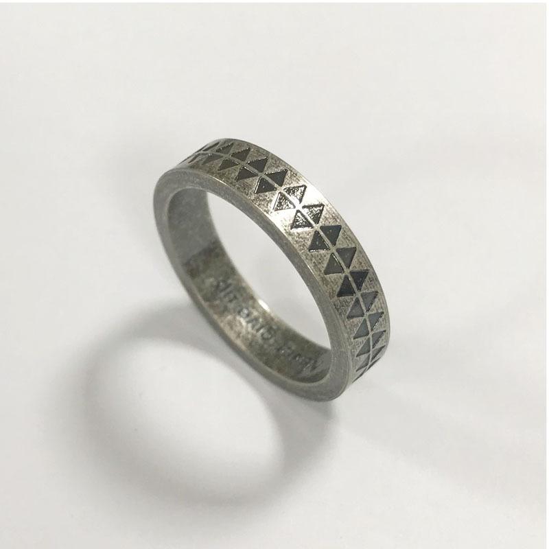 Retro Etched Sawtooth Ring