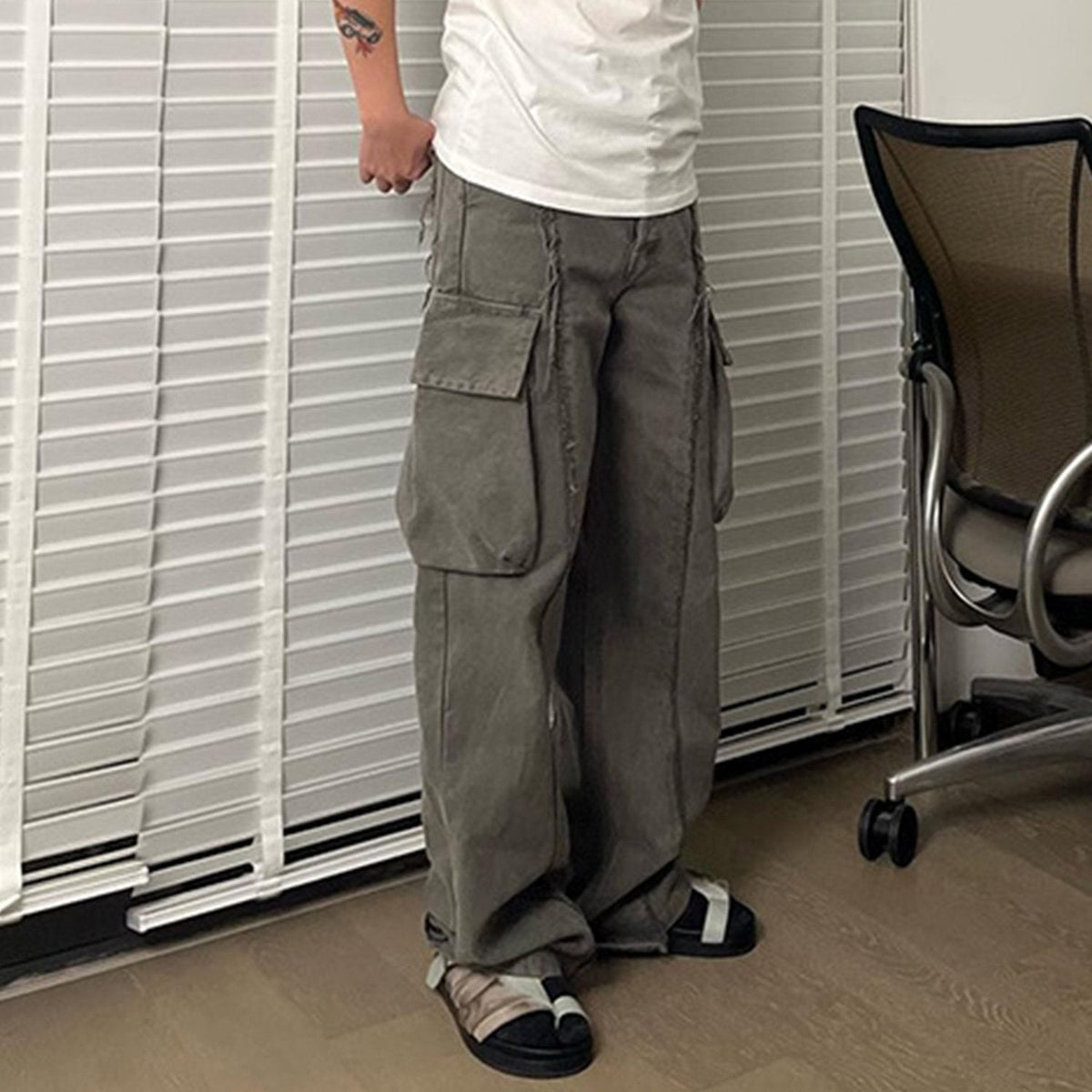 Loose Multi-Pocket Jeans