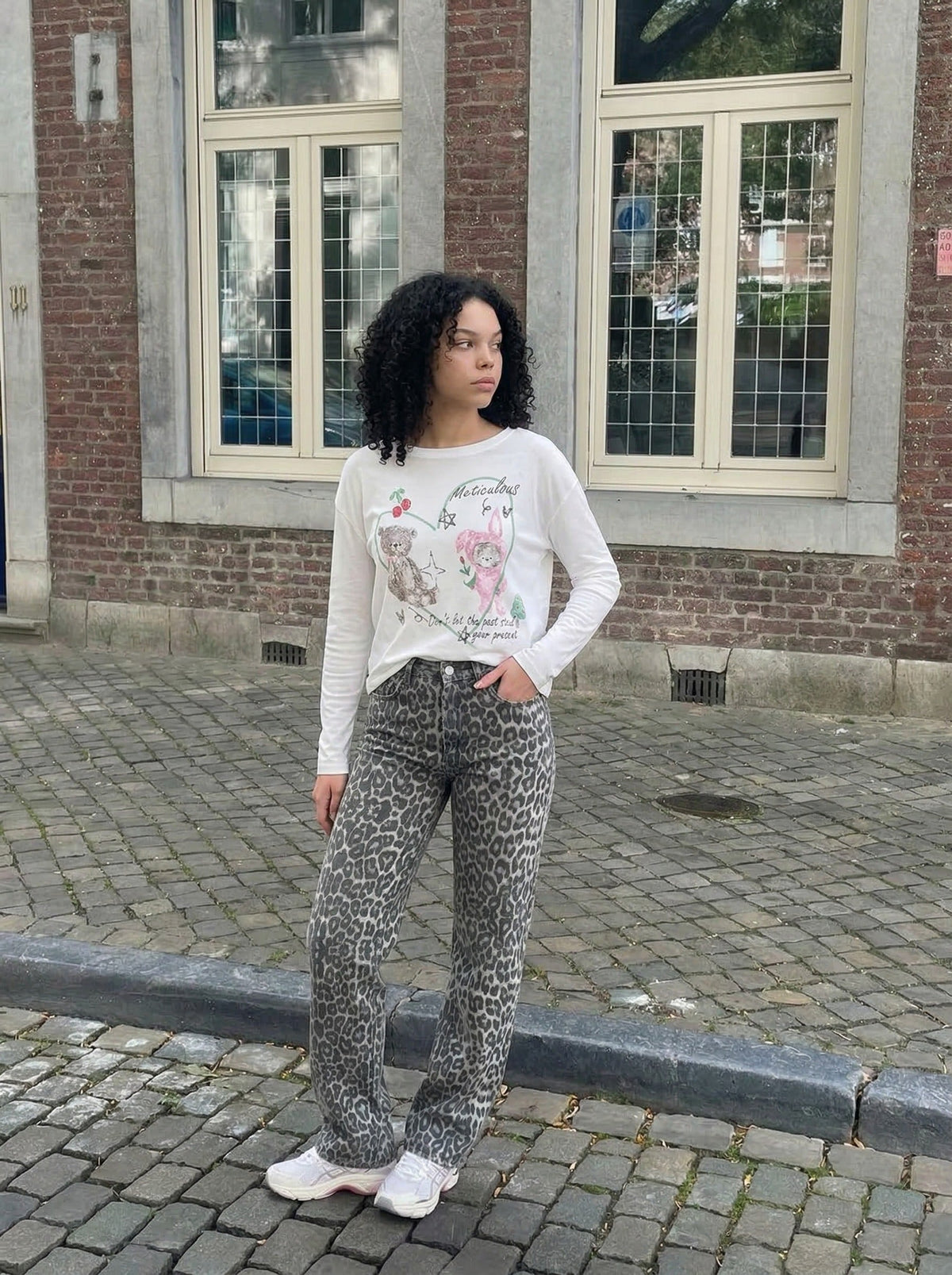 Meticulous Cartoon Graphic Long-Sleeve T-Shirt